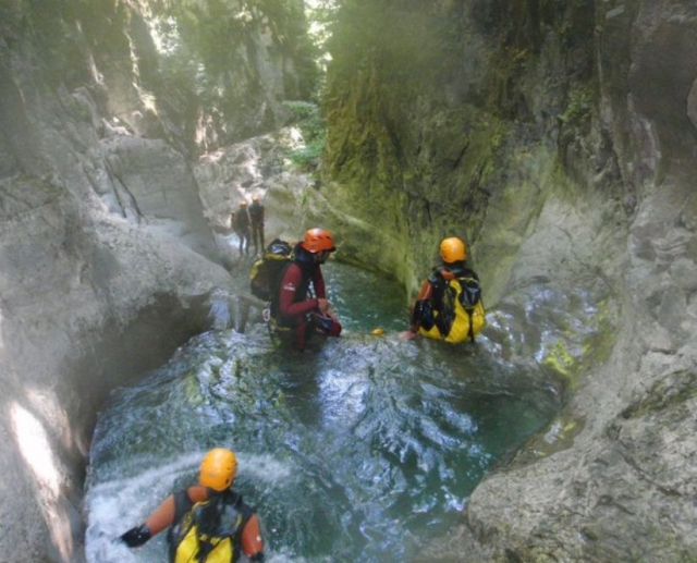Tobogan encajado en el barranco